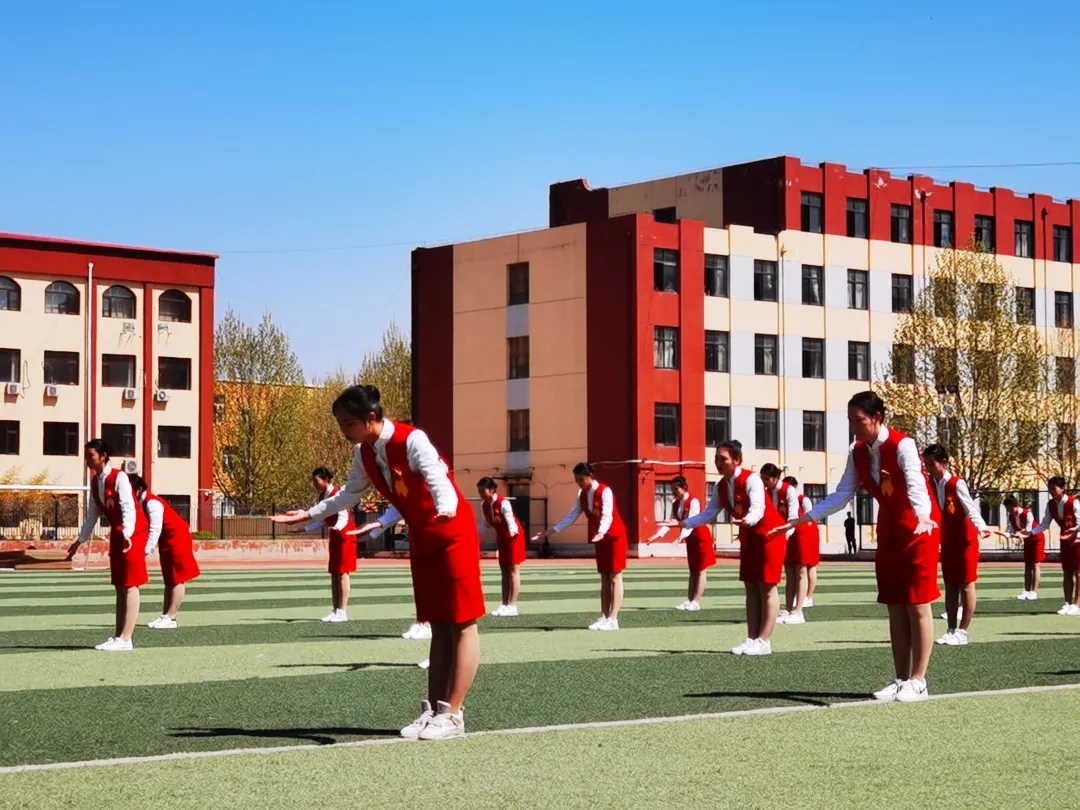 激扬青春竞度风华香河县职教中心2021年春季田径运动会掠影